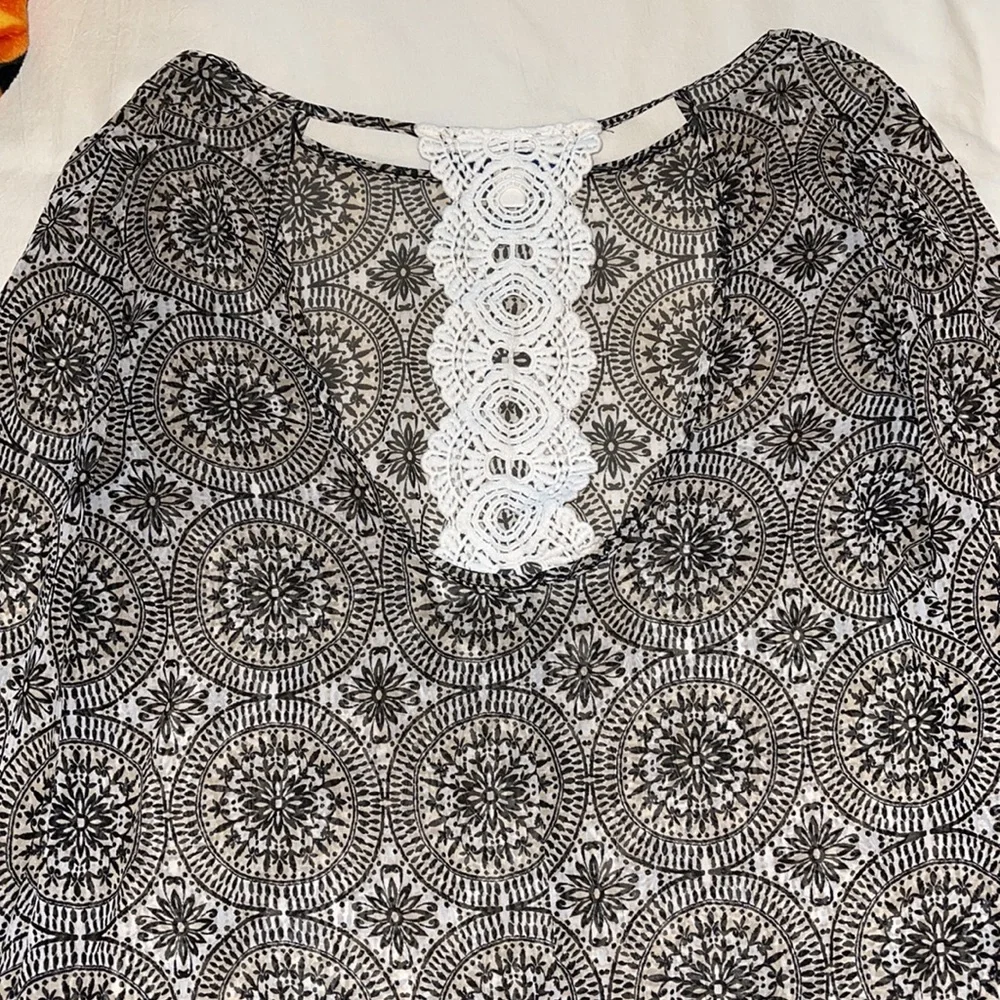 Blouse - Picture 3 of 3